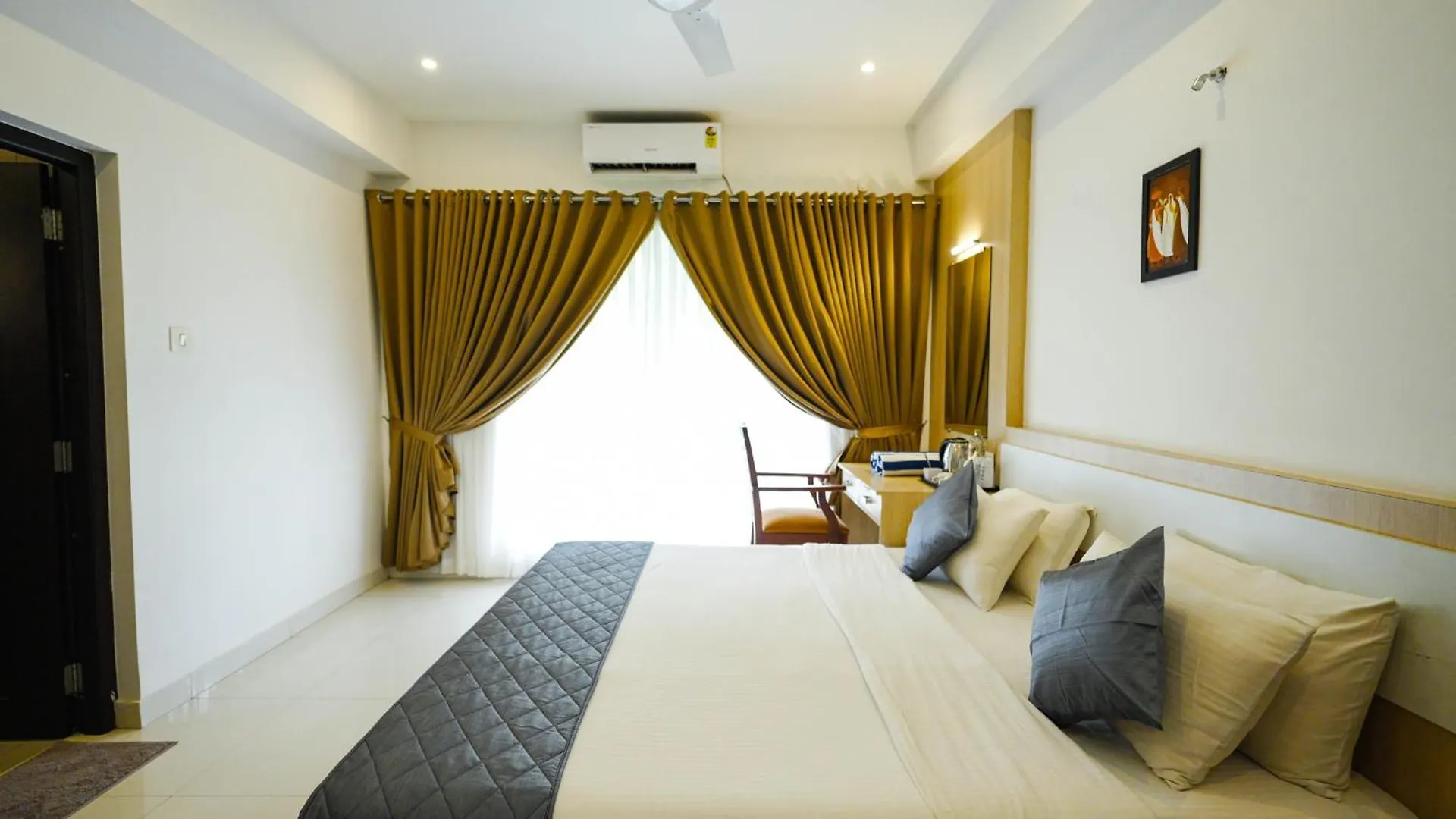 Ξενοδοχείο Athirappilly Rainland Resort
